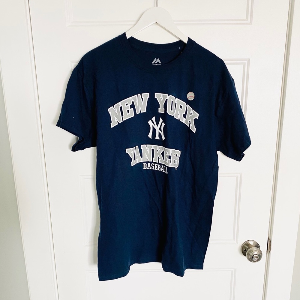 NEW NY Yankees Tee!